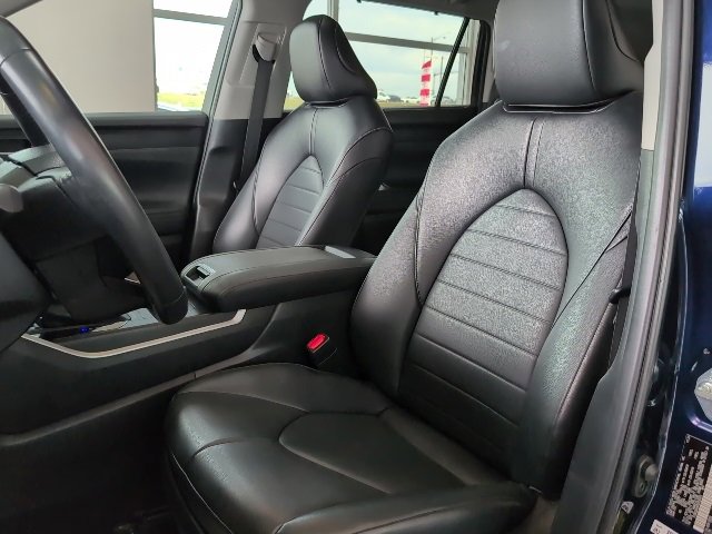 Certified 2024 Toyota Highlander XLE image 16