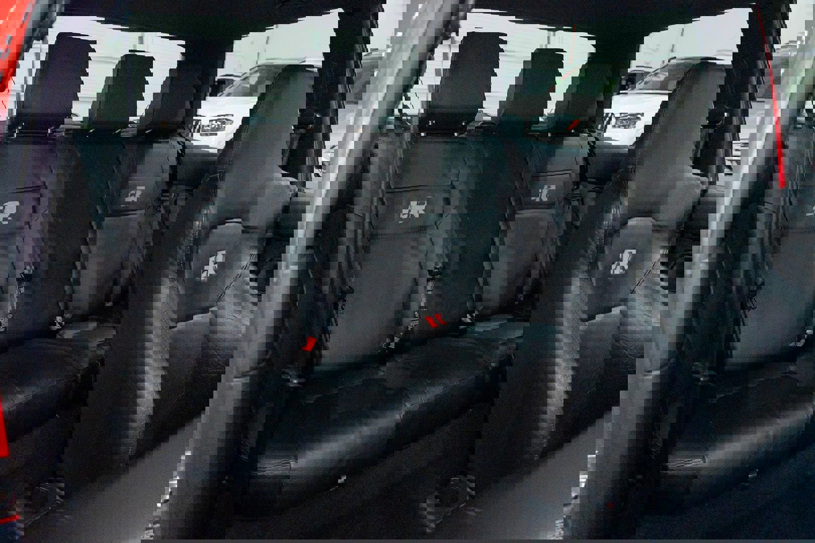 Used 2004 Volkswagen R32 image 29