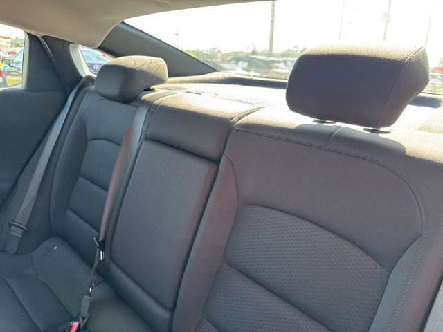 Used 2023 Chevrolet Malibu LT FWD image 21