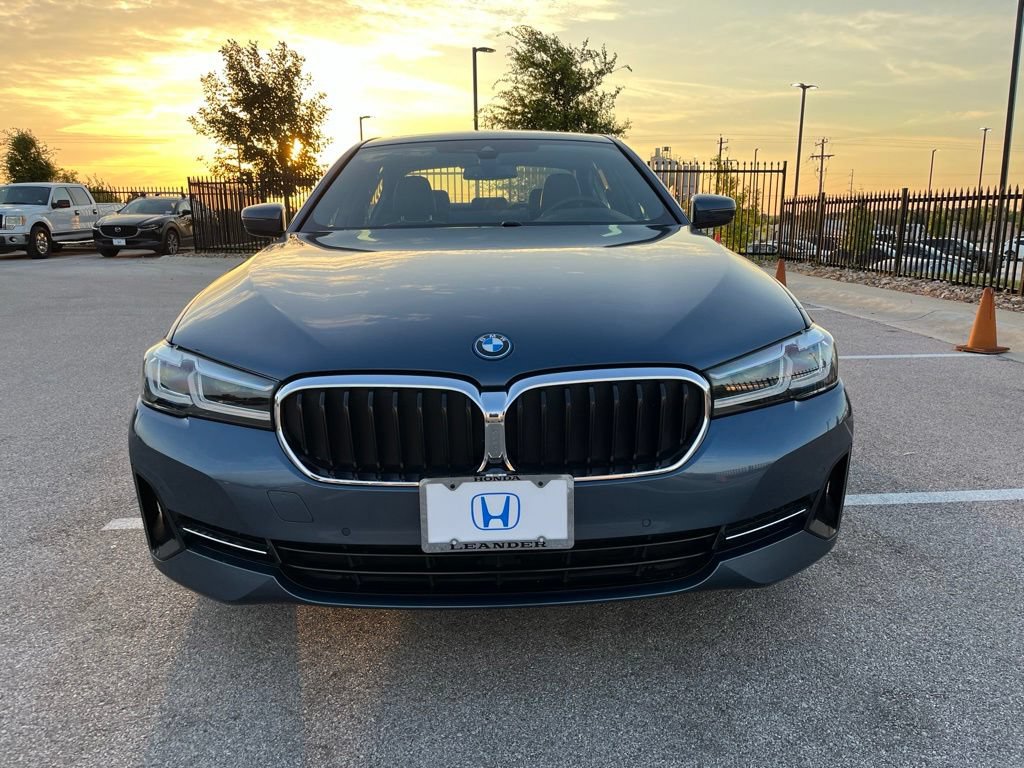Used 2023 BMW 530e xDrive w/ Premium Package AWD/4WD image 2