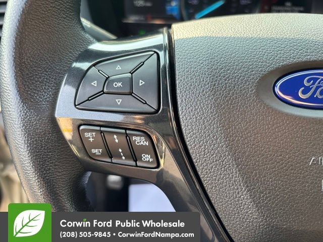 Used 2018 Ford Explorer XLT w/ Equipment Group 202A AWD/4WD image 17