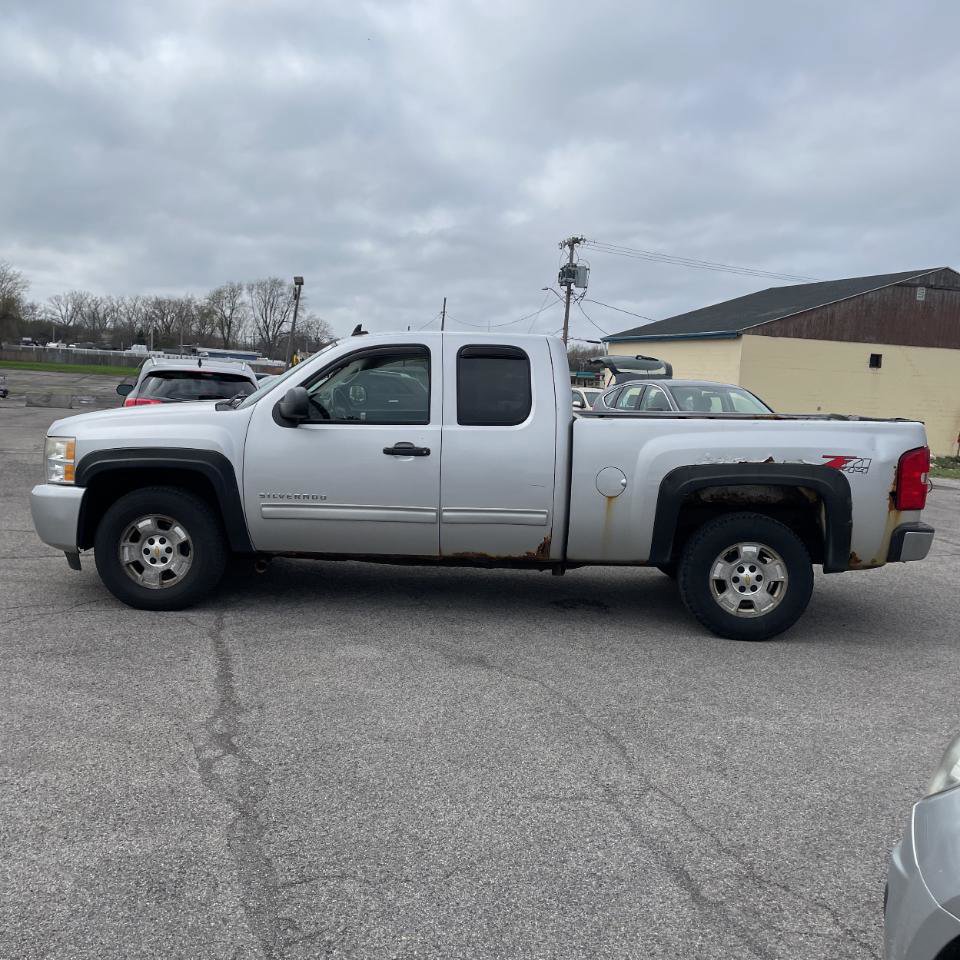 Used 2010 Chevrolet Silverado 1500 LT w/ Power Pack Plus AWD/4WD image 4
