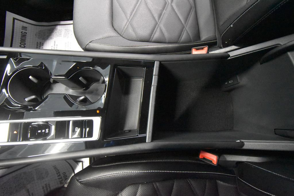 Used 2024 Volkswagen Atlas SE w/ Black Wheel Package image 18