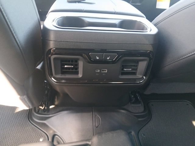 Used 2025 GMC Sierra 2500 AT4 w/ AT4 Premium Plus Package AWD/4WD image 16