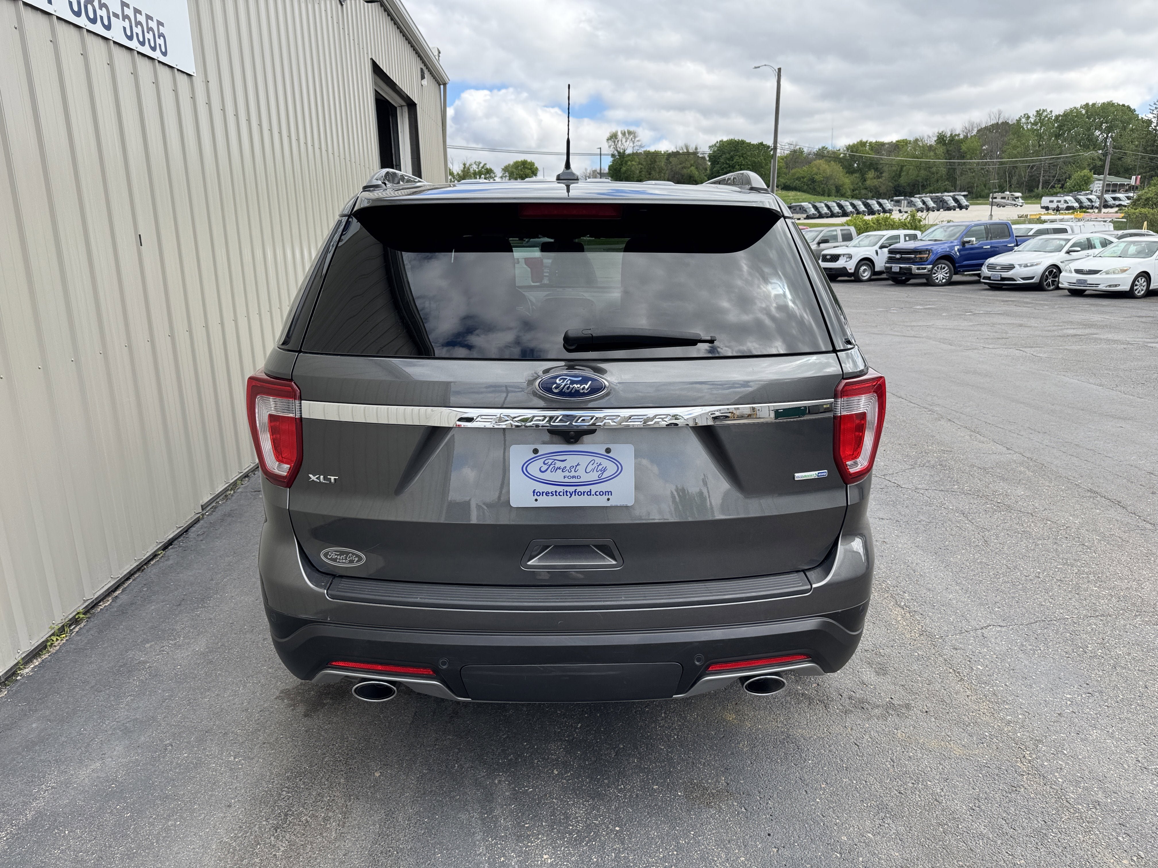 Used 2019 Ford Explorer XLT w/ Equipment Group 202A AWD/4WD image 4