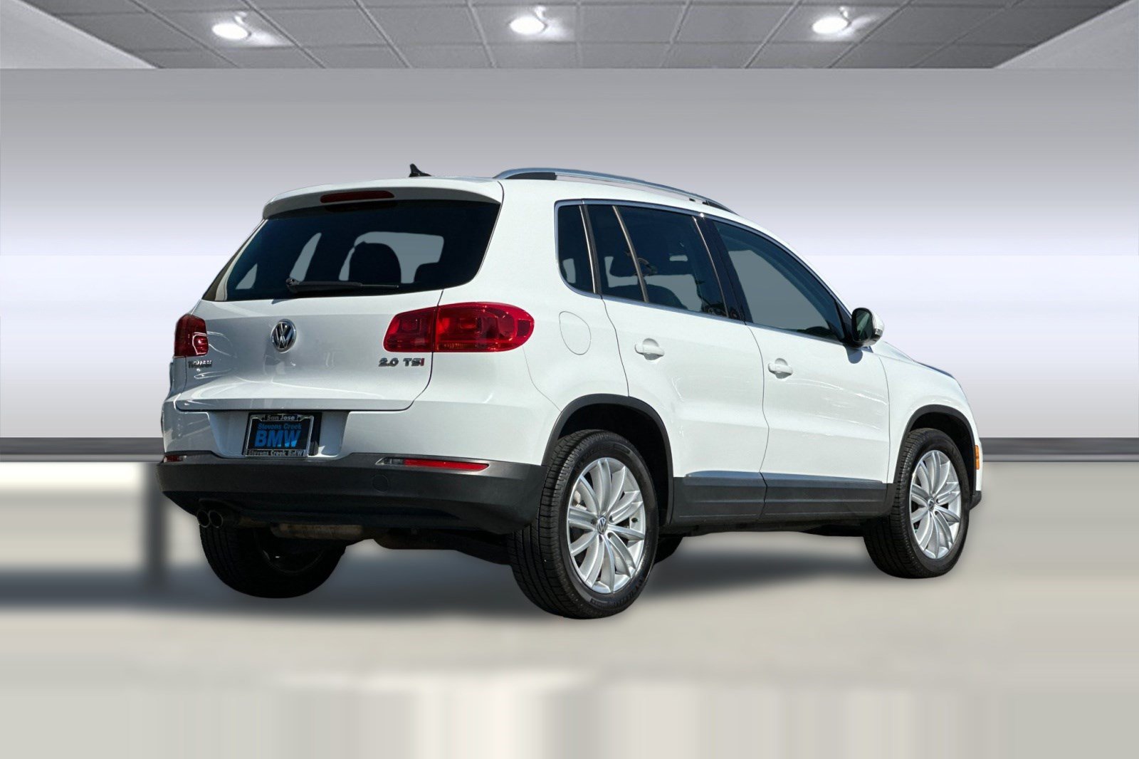 Used 2015 Volkswagen Tiguan S FWD image 9
