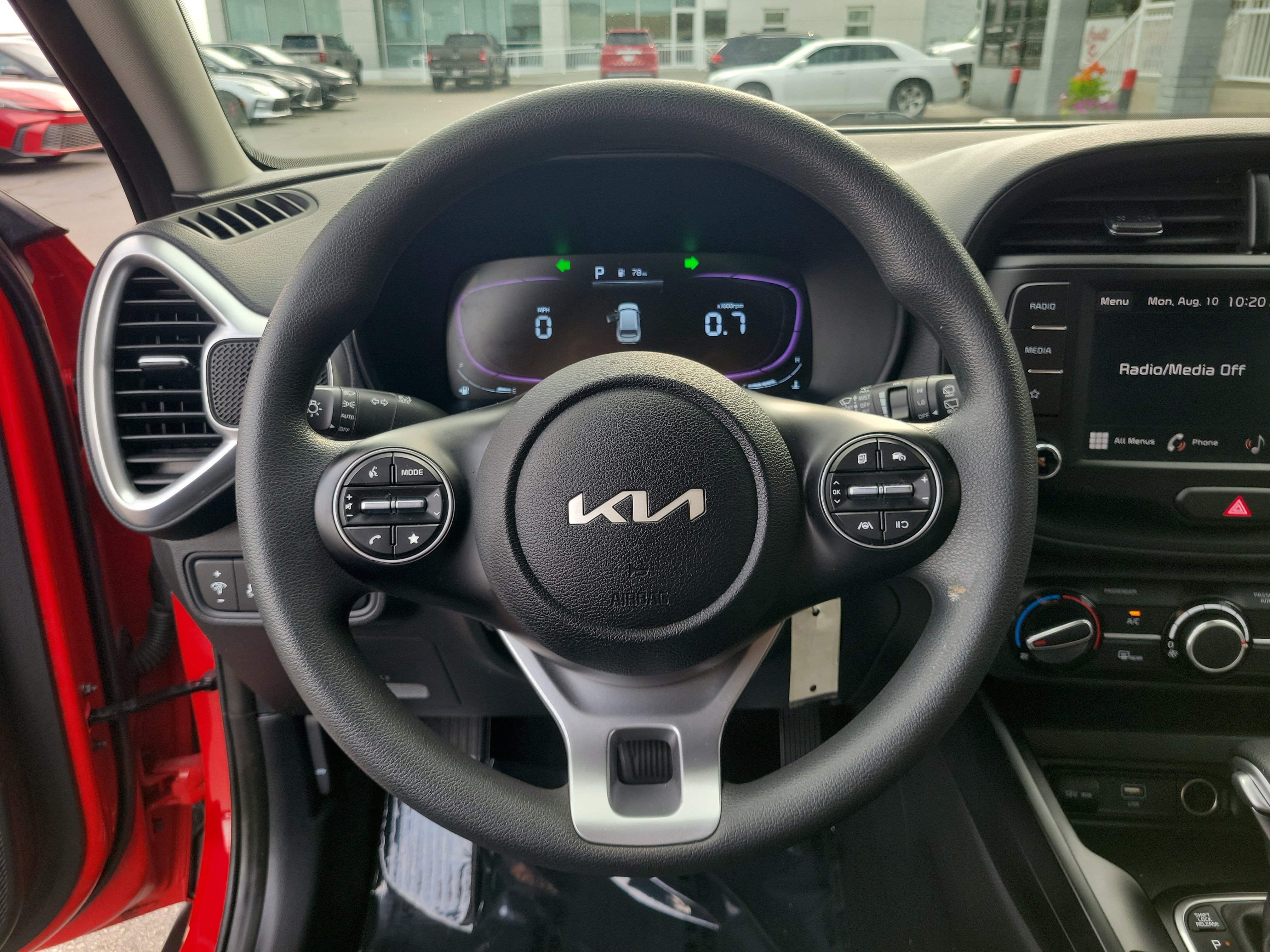 Used 2025 Kia Soul LX FWD image 21