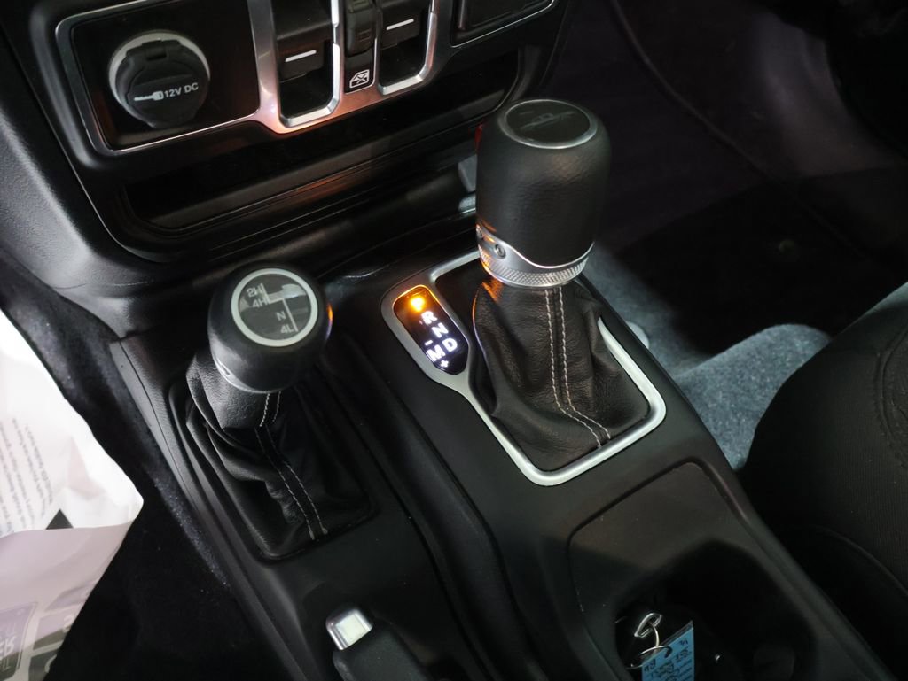 Used 2020 Jeep Gladiator Overland image 33