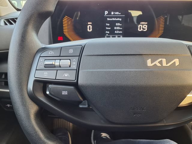 Used 2025 Kia K4 FWD image 25