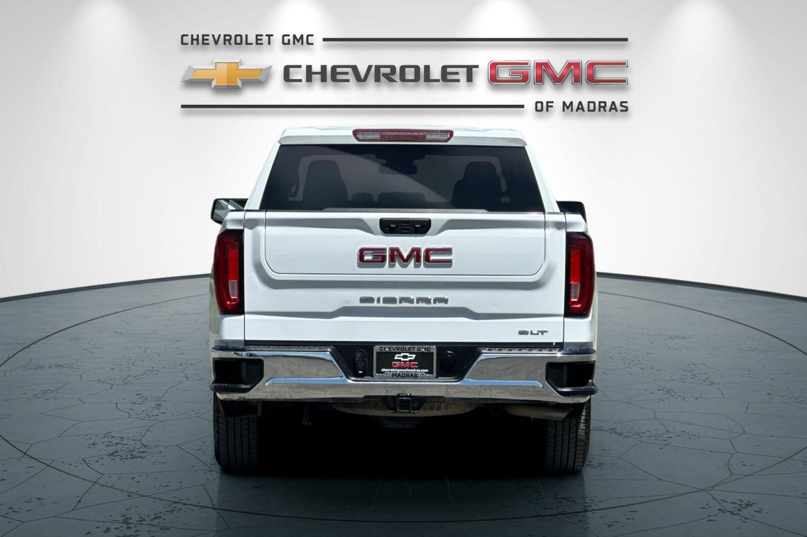 Used 2024 GMC Sierra 1500 SLT image 4