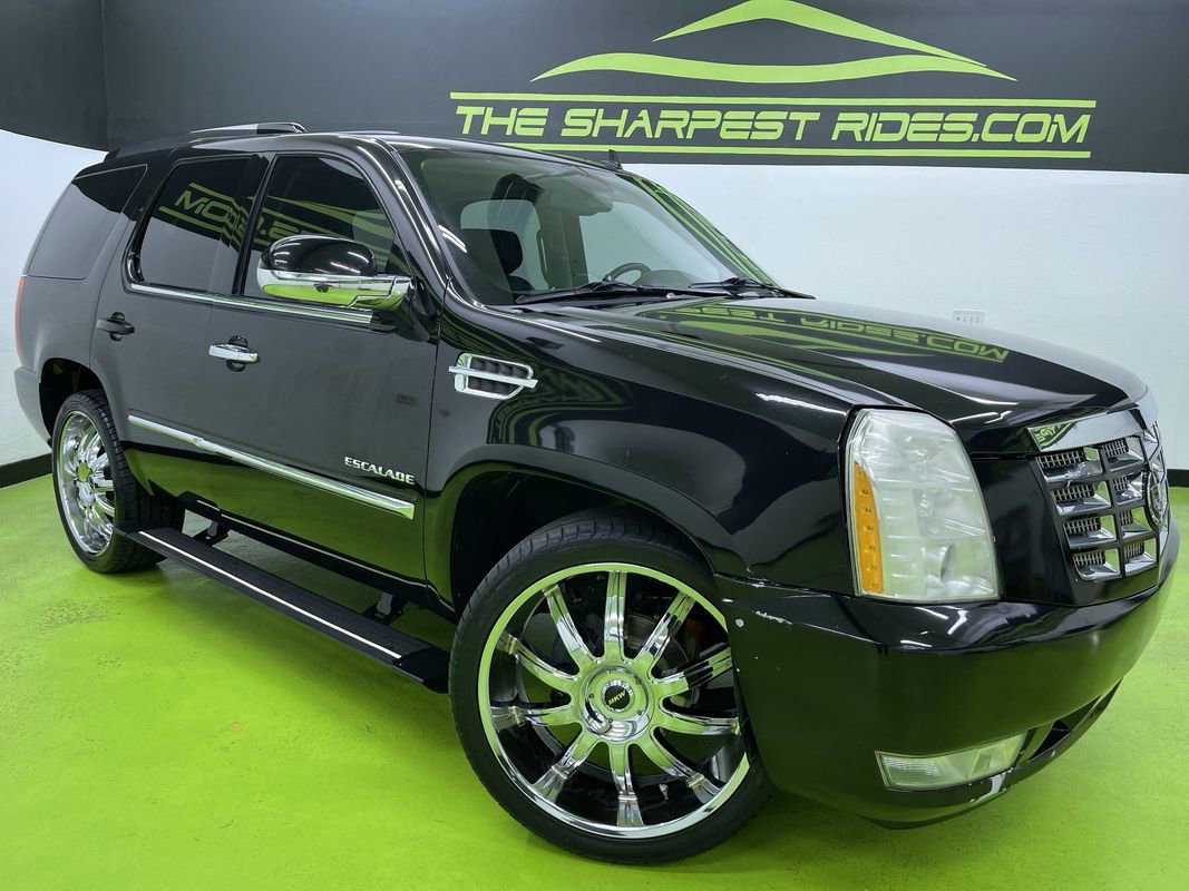 Used 2013 Cadillac Escalade Platinum image 1