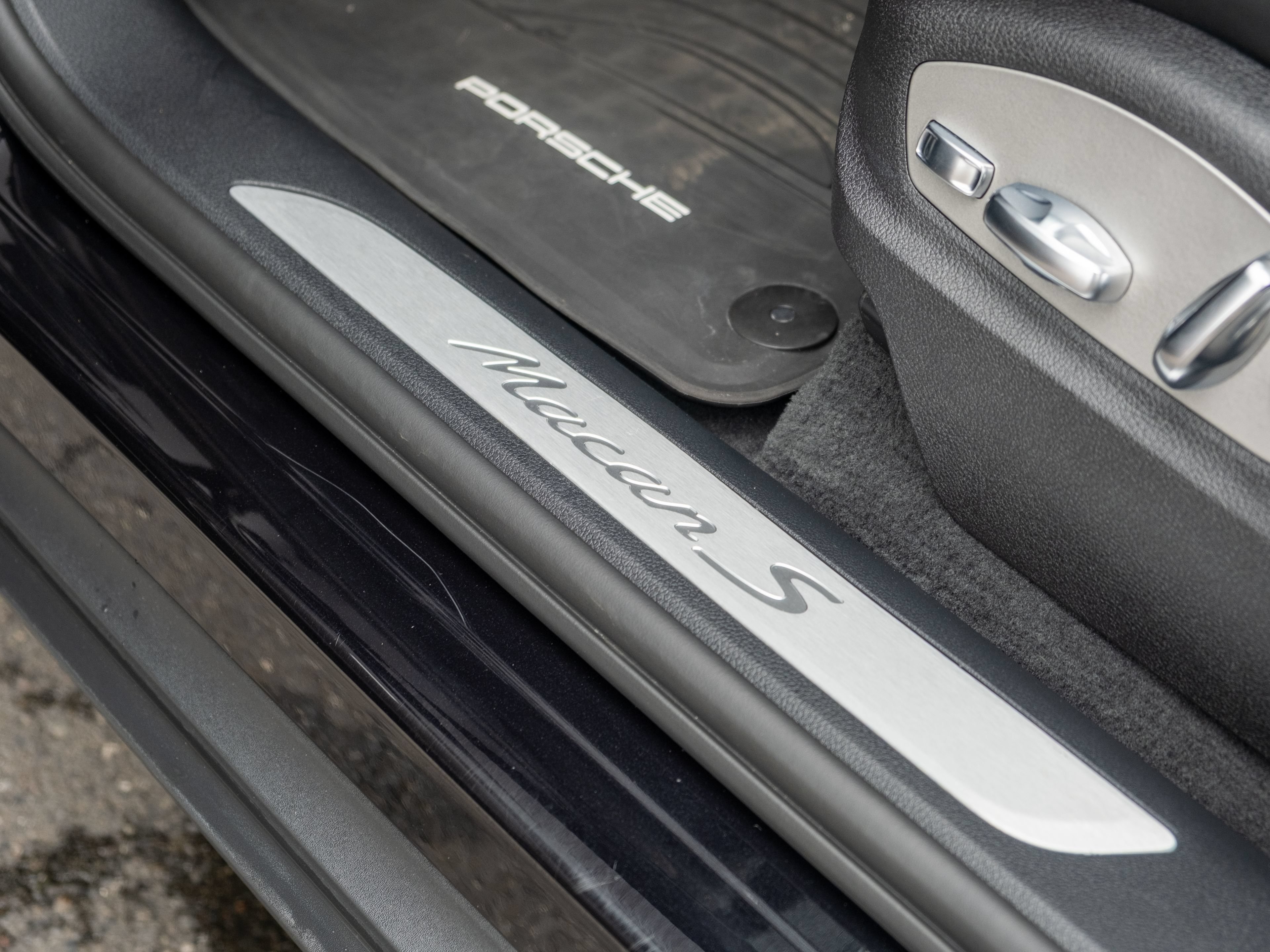 Certified 2025 Porsche Macan S AWD/4WD image 41