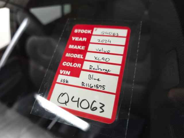 Certified 2024 Volvo XC90 T8 Ultimate w/ Protection Package Premier image 42