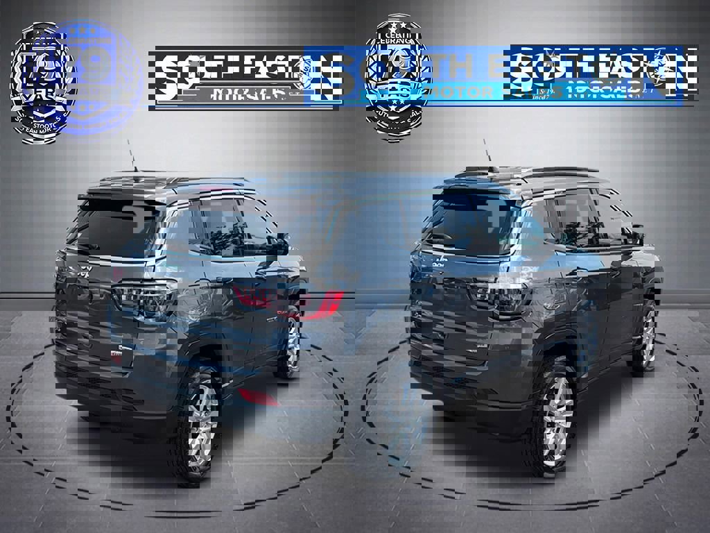 Used 2022 Jeep Compass Latitude image 6