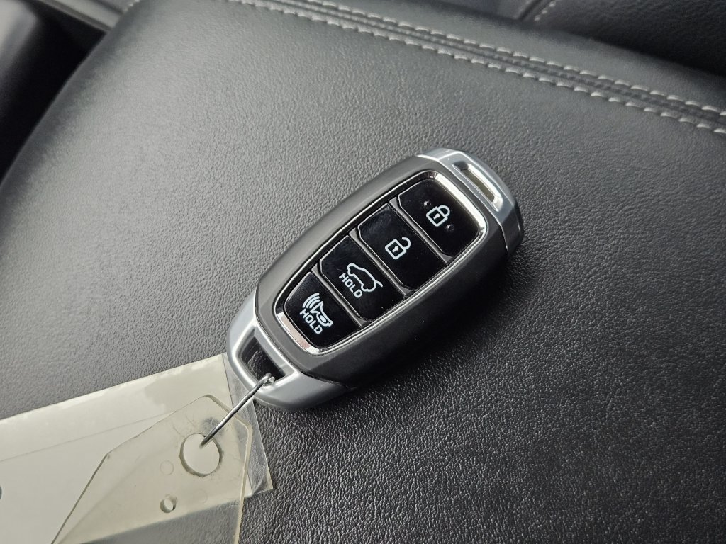 Used 2019 Hyundai Santa Fe Limited AWD/4WD image 31