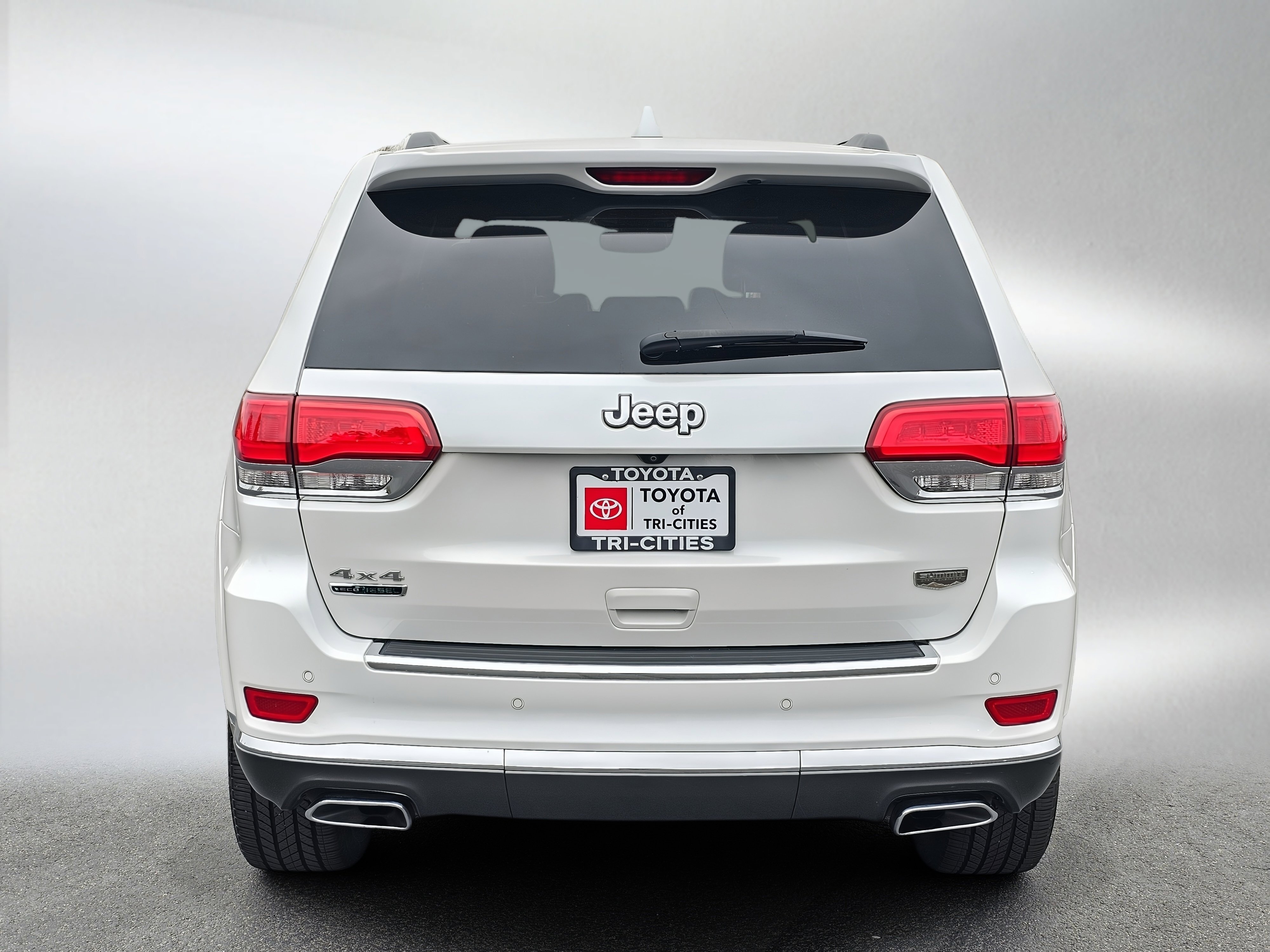 Used 2018 Jeep Grand Cherokee Summit w/ Skid Plate Group image 4