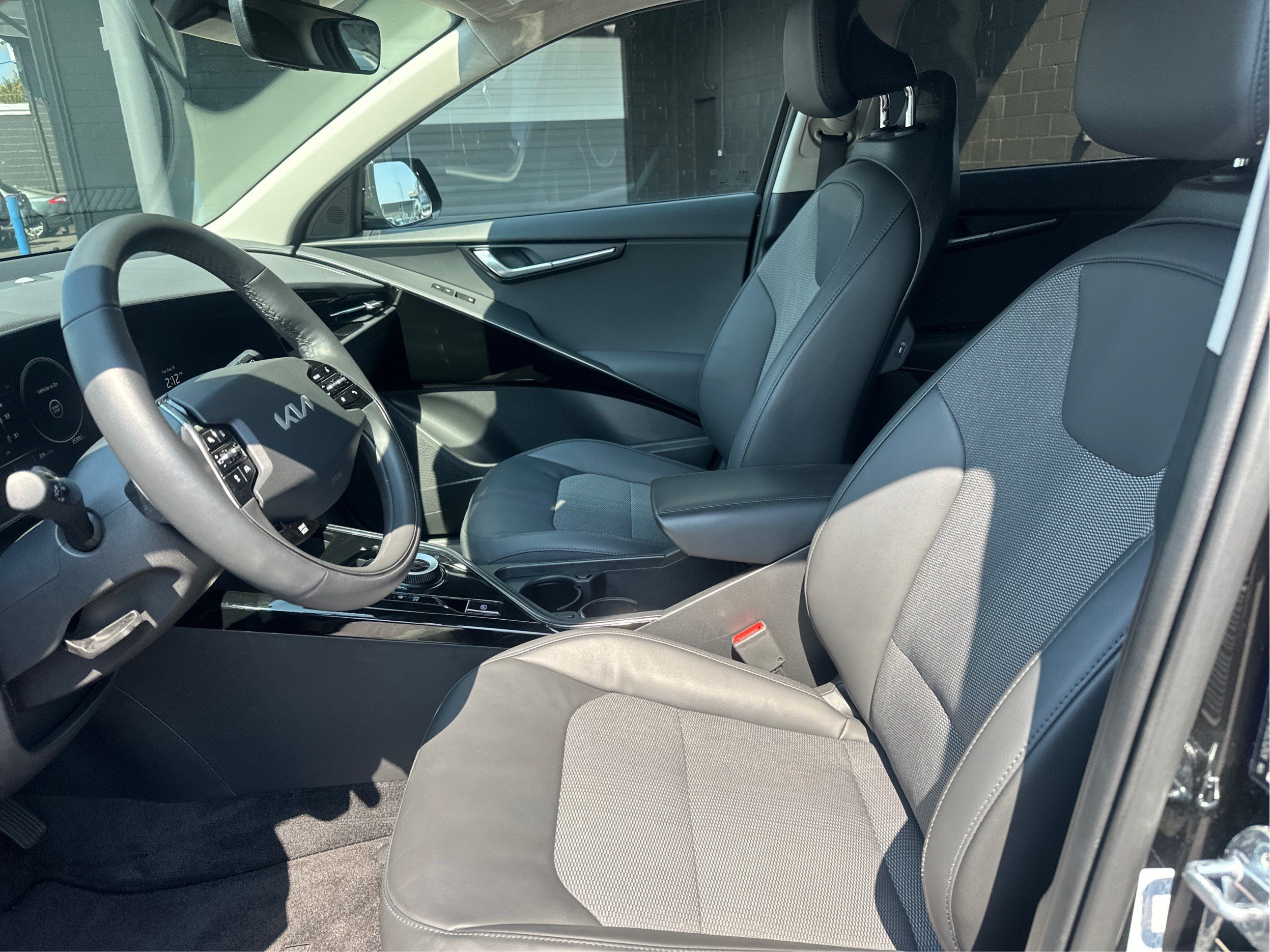 Used 2023 Kia Niro Wind w/ Wind Preserve Package FWD image 9