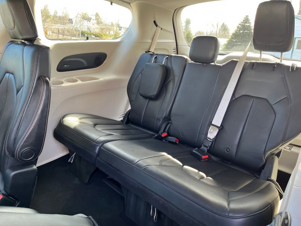 Used 2017 Chrysler Pacifica Touring-L Plus w/ Advanced Safetytec Group image 31