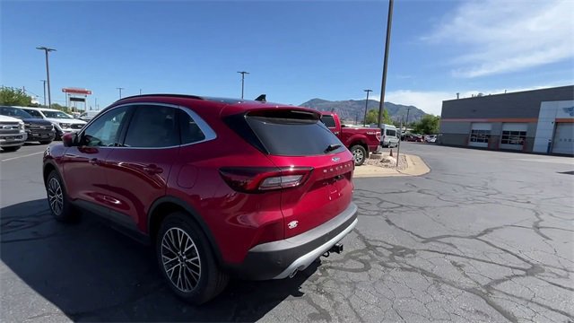 Used 2024 Ford Escape SE w/ PHEV Premium Package image 5