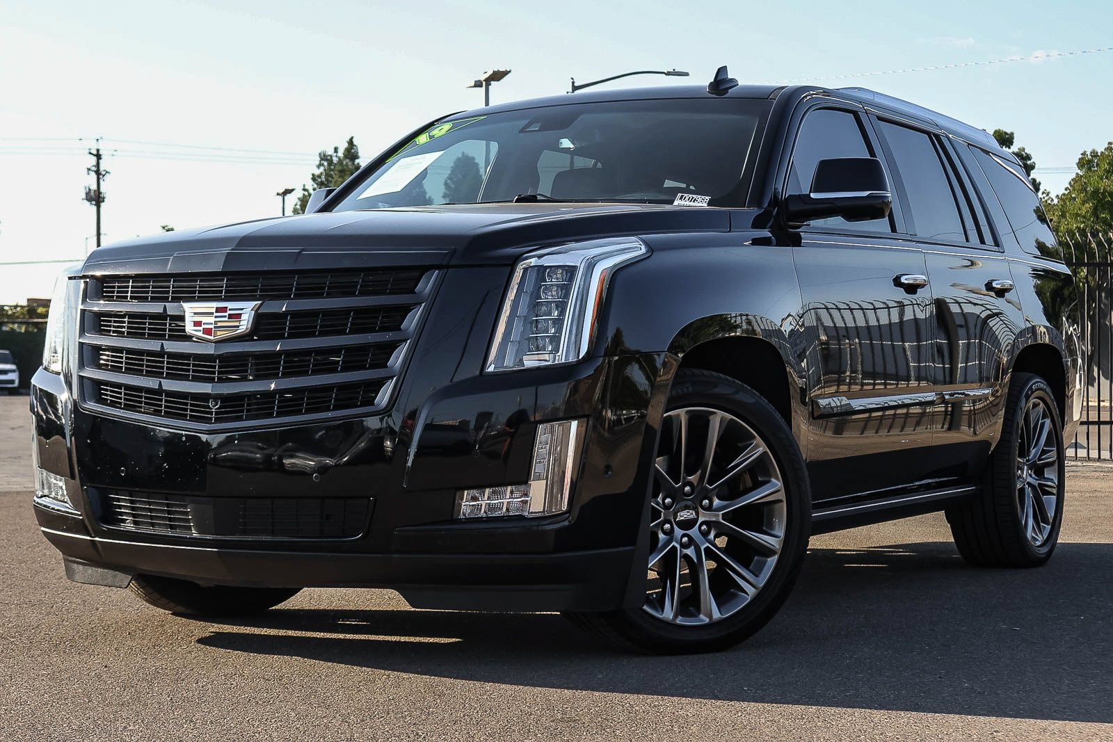 Used 2019 Cadillac Escalade Premium Luxury w/ Escalade Sport Edition AWD/4WD image 1