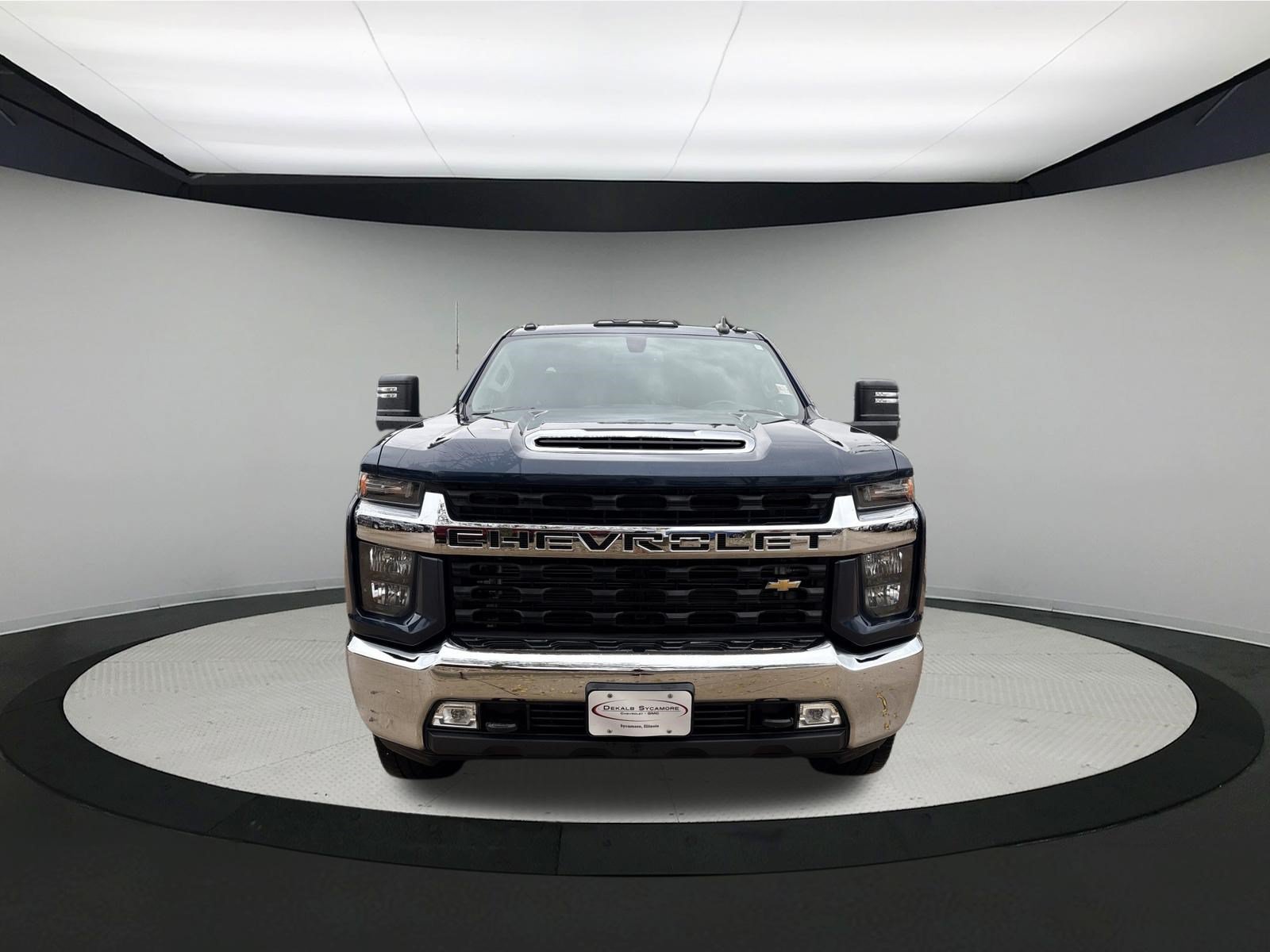 Used 2021 Chevrolet Silverado 2500 LT w/ Convenience Package AWD/4WD image 2
