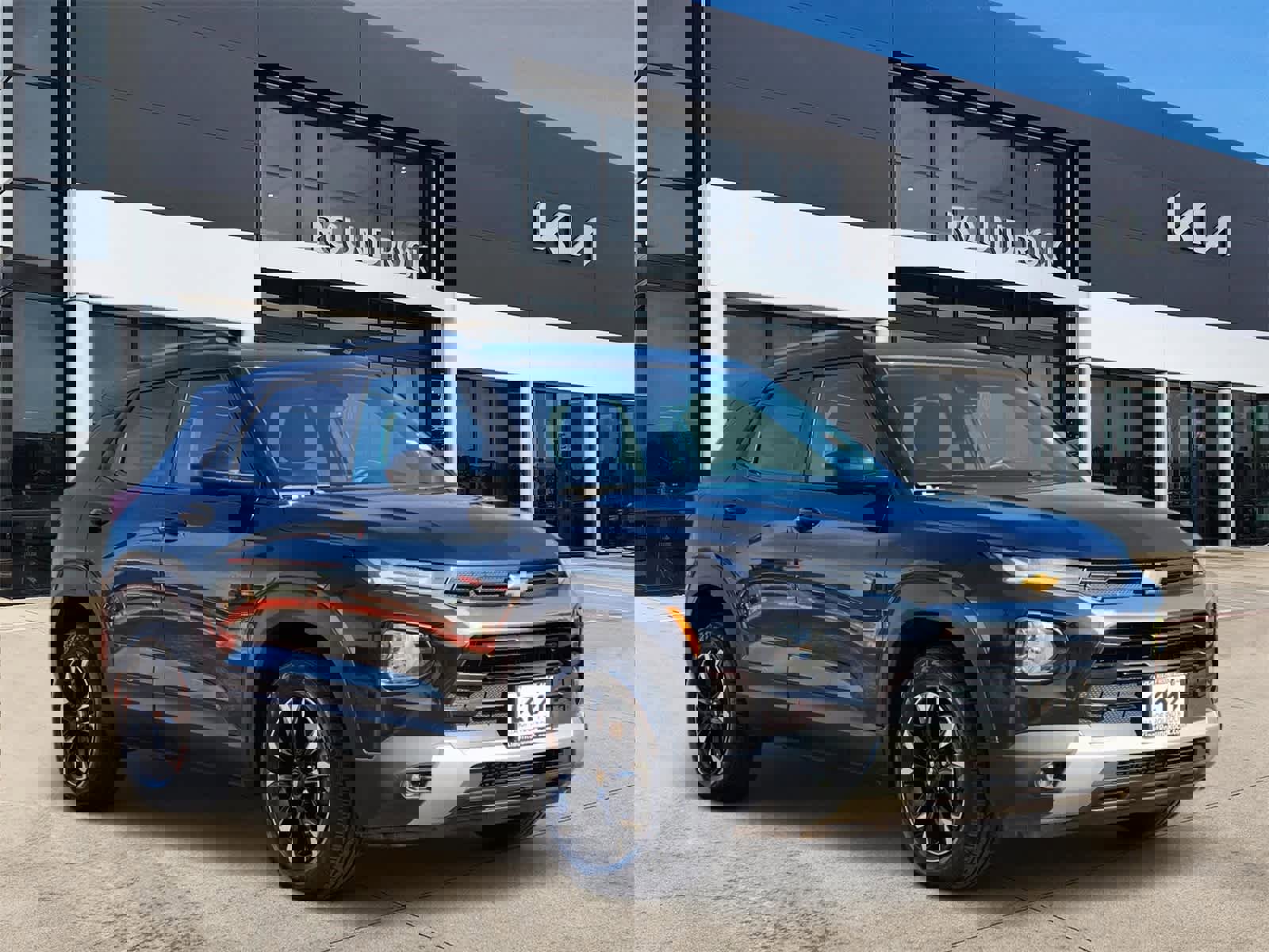 Used 2023 Chevrolet TrailBlazer LT w/ Convenience Package image 3