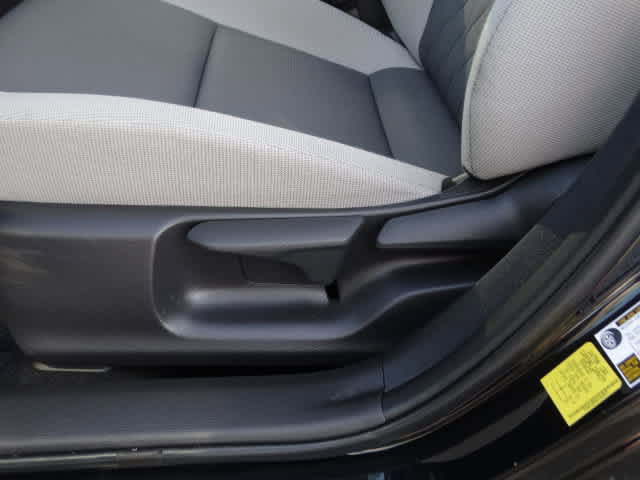 Used 2023 Toyota Corolla LE w/ Carpet Mat Package (TMS) image 17