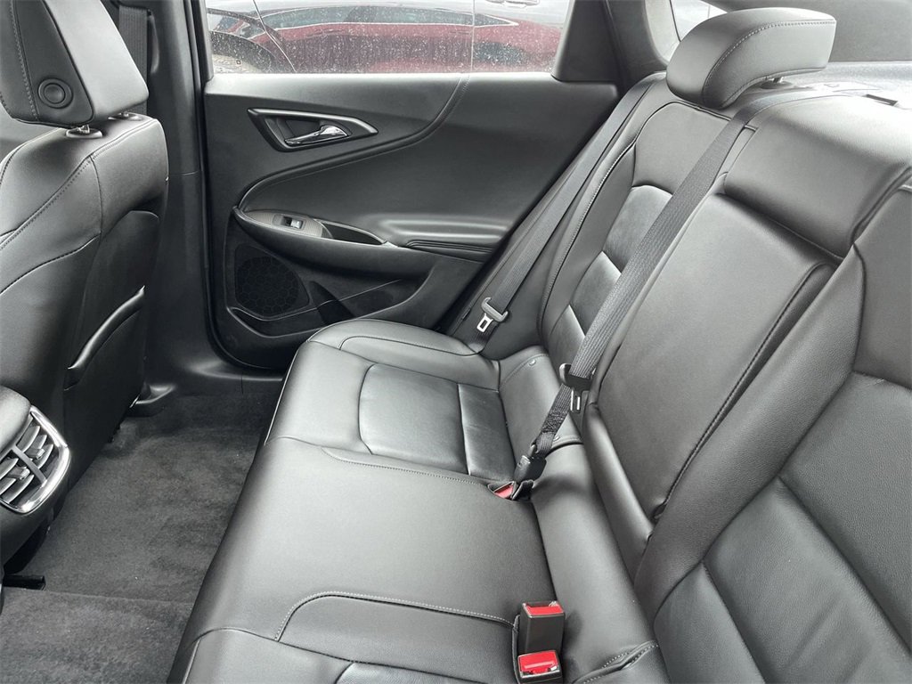 Used 2017 Chevrolet Malibu LT w/ Leather Package image 3