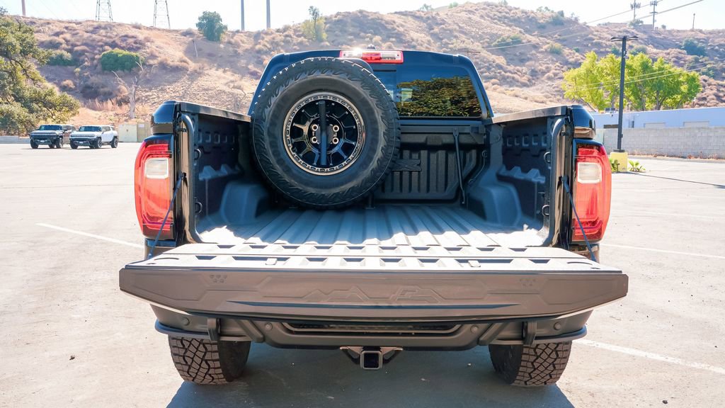 Used 2024 GMC Canyon AT4X w/ AT4X AEV Edition image 14