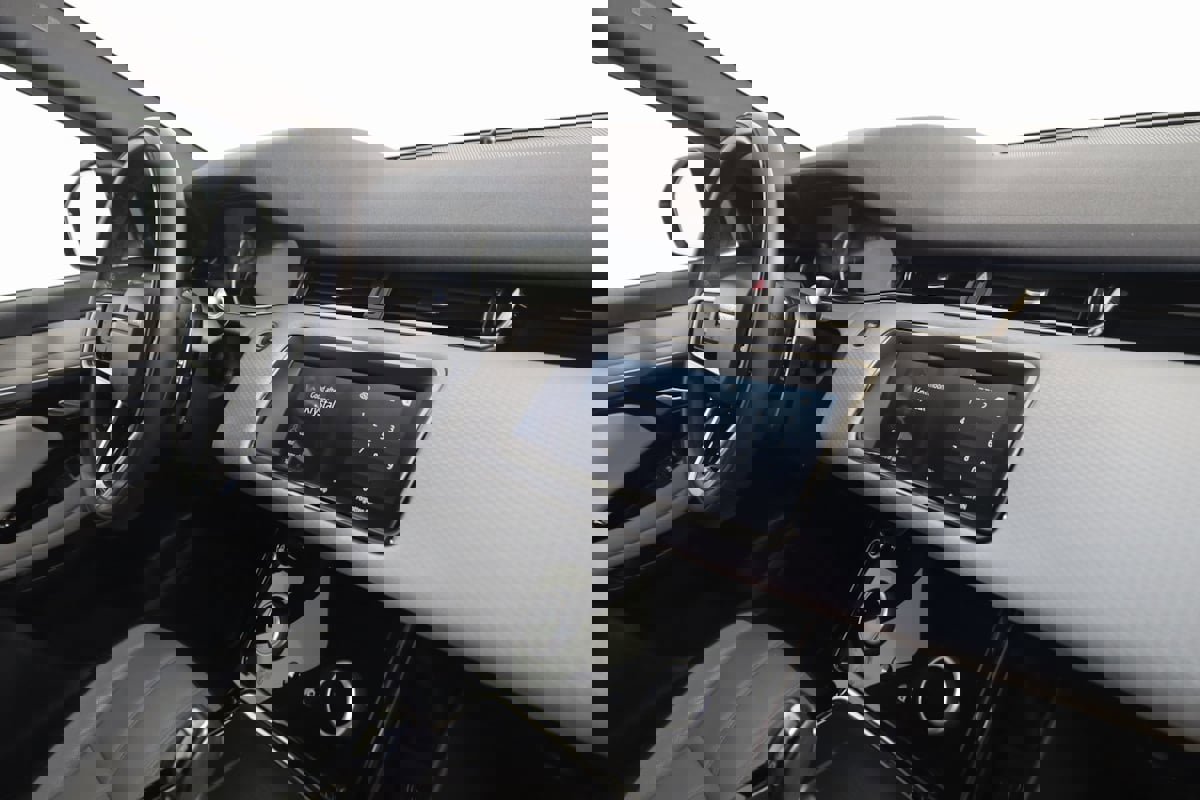 Used 2022 Land Rover Range Rover Evoque R-Dynamic S image 37