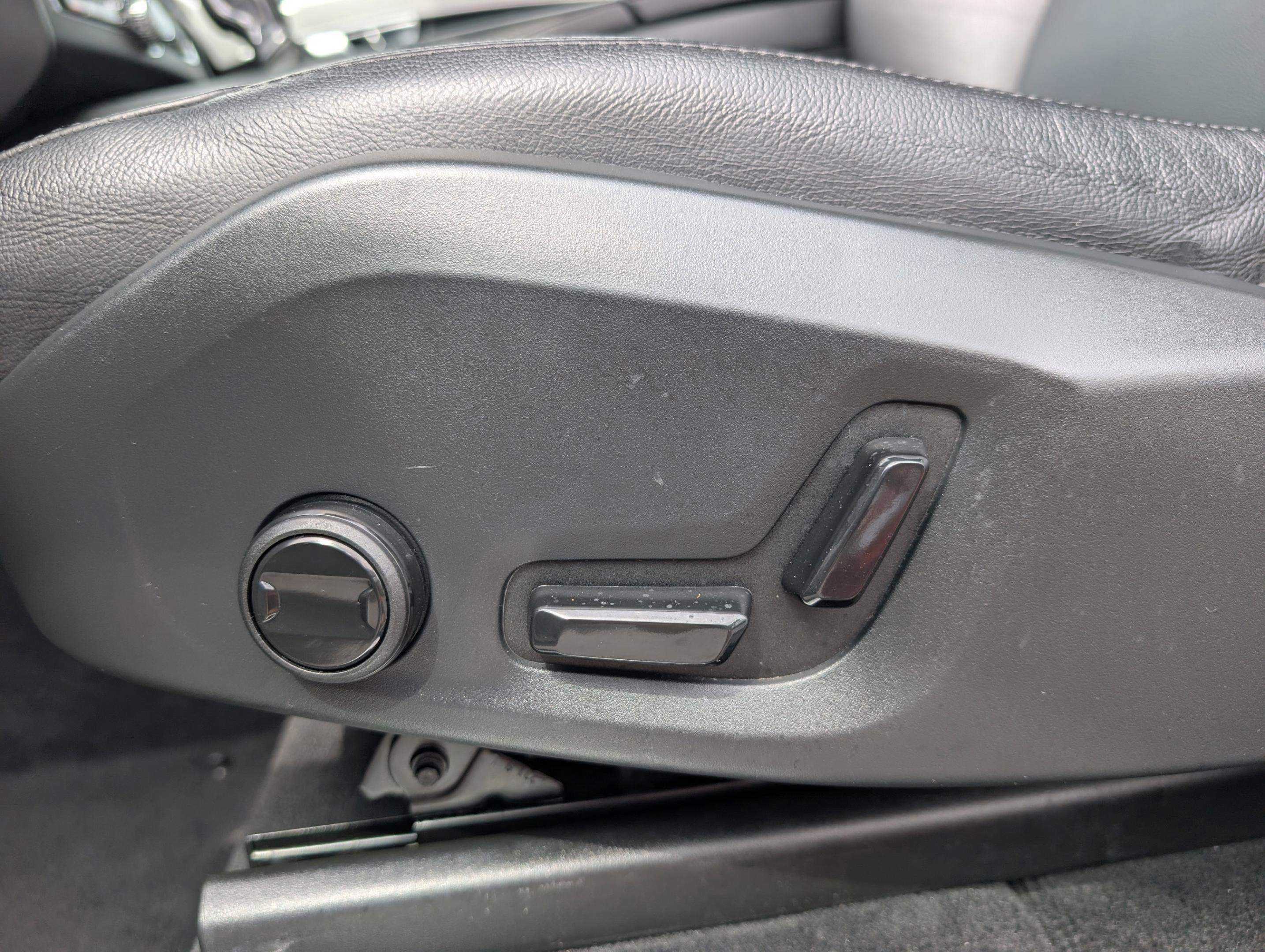 Used 2022 Volvo XC90 T5 Momentum image 33