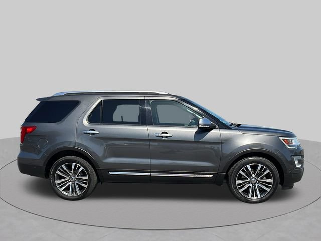 Used 2017 Ford Explorer Platinum AWD/4WD image 2