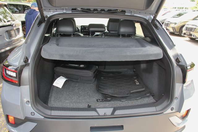 Used 2023 Volkswagen ID.4 Pro S Plus AWD/4WD image 33