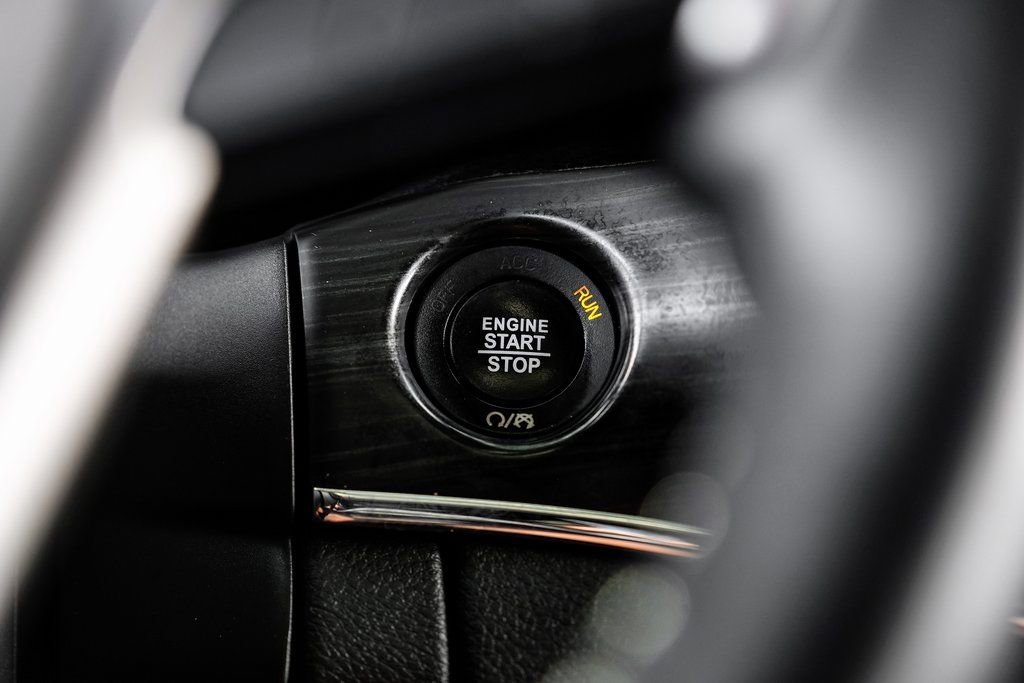 Used 2022 Jeep Grand Cherokee Limited w/ Tech Group image 31