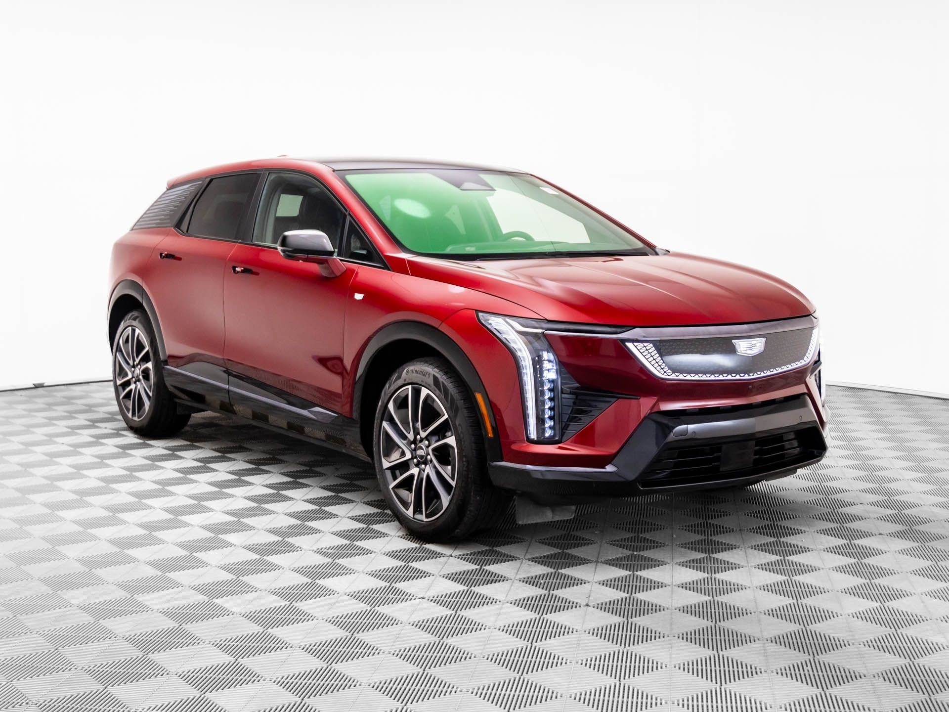 Used 2025 Cadillac Optiq Sport 2 w/ LPO, Floor Liner Package image 7