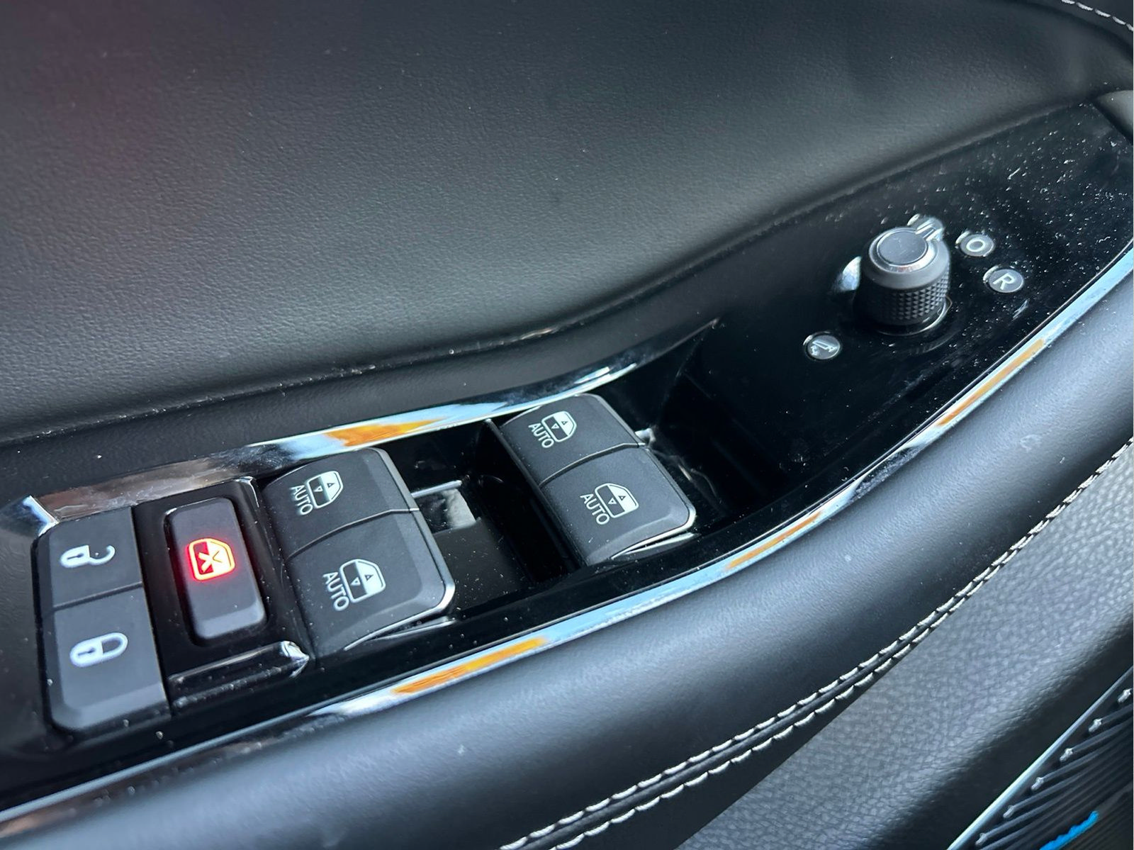 Certified 2023 Jeep Grand Cherokee L Overland w/ Rear Seat Video Group I AWD/4WD image 26