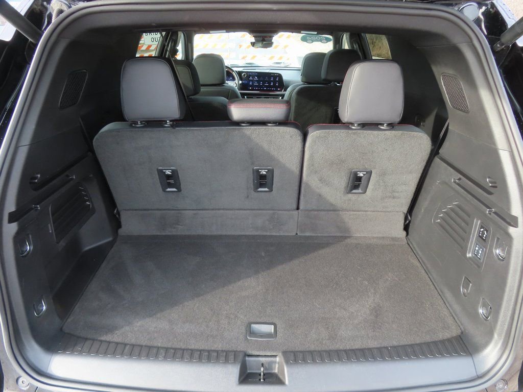 Certified 2024 Chevrolet Traverse RS image 16