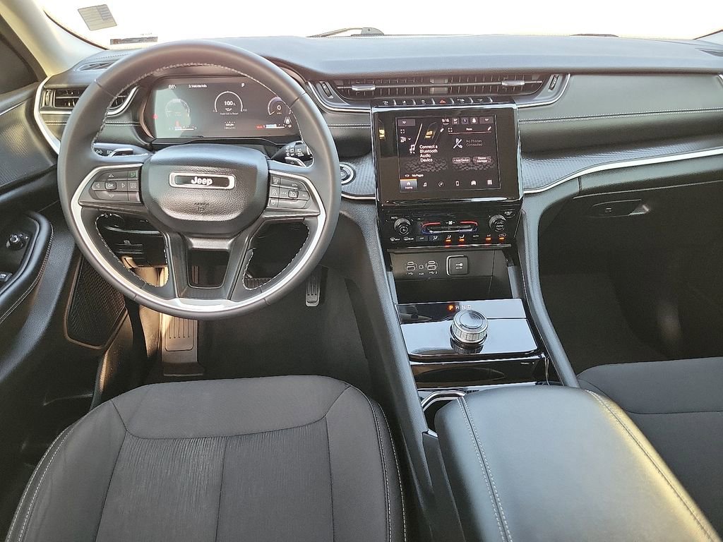 Used 2023 Jeep Grand Cherokee L Laredo image 11