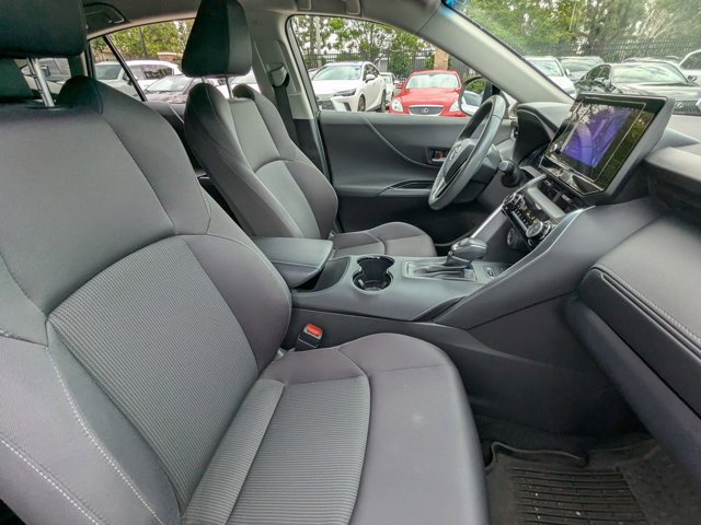 Used 2023 Toyota Venza LE image 19