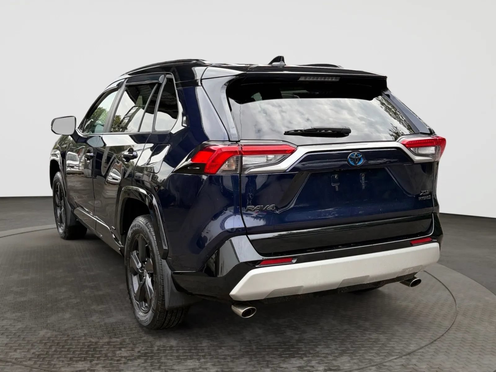 Used 2021 Toyota RAV4 XSE w/ XSE Grade Weather Package AWD/4WD image 8