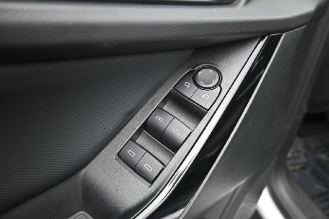 Used 2025 Chevrolet Equinox LT FWD image 13