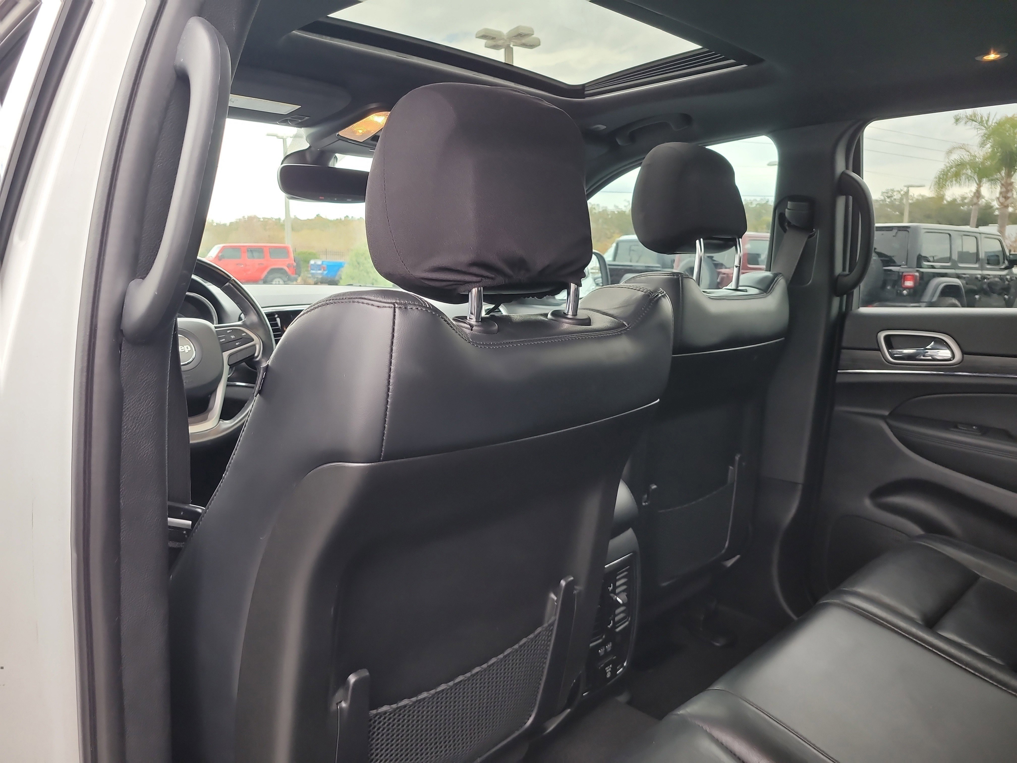 Used 2022 Jeep Grand Cherokee Limited image 12