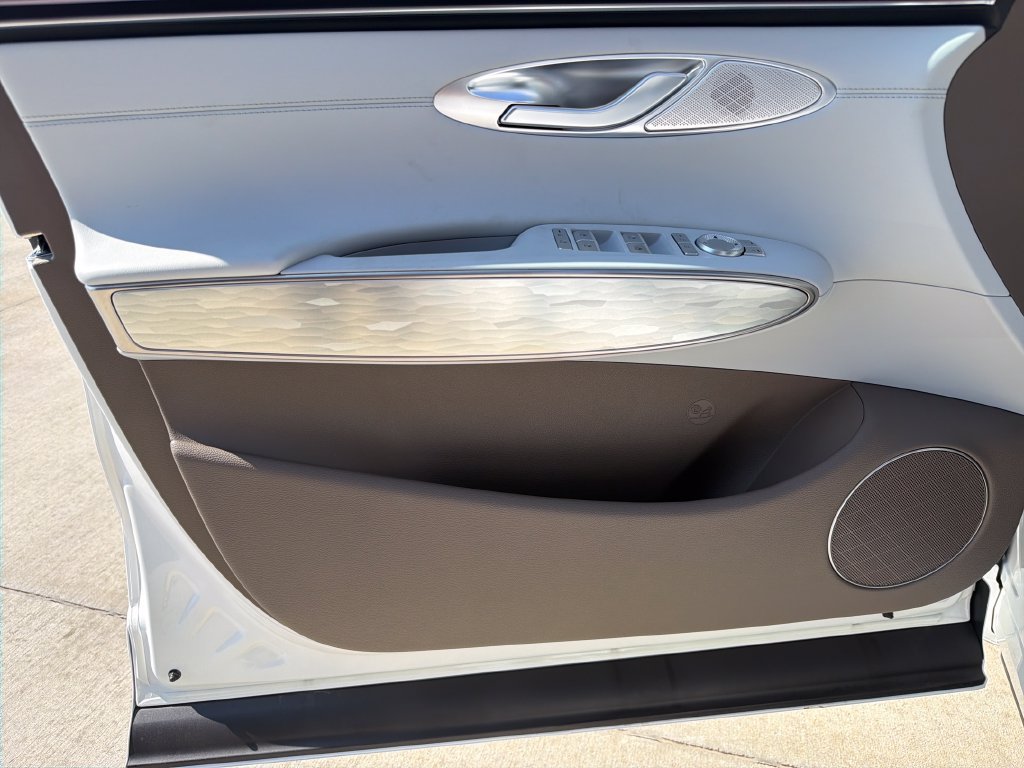 New 2027 Genesis Electrified GV70 AWD/4WD image 12