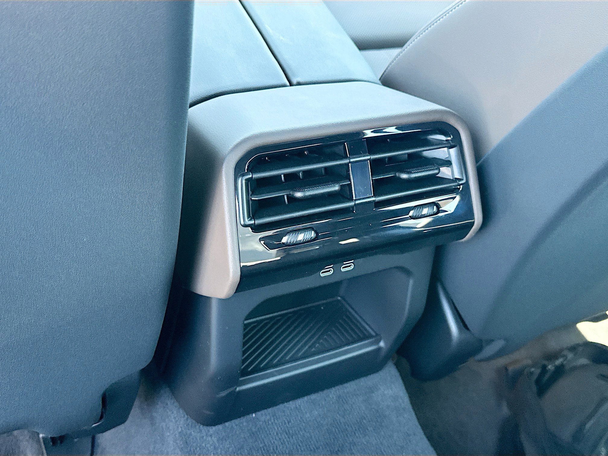 New 2025 BMW 530i w/ Premium Package RWD image 19