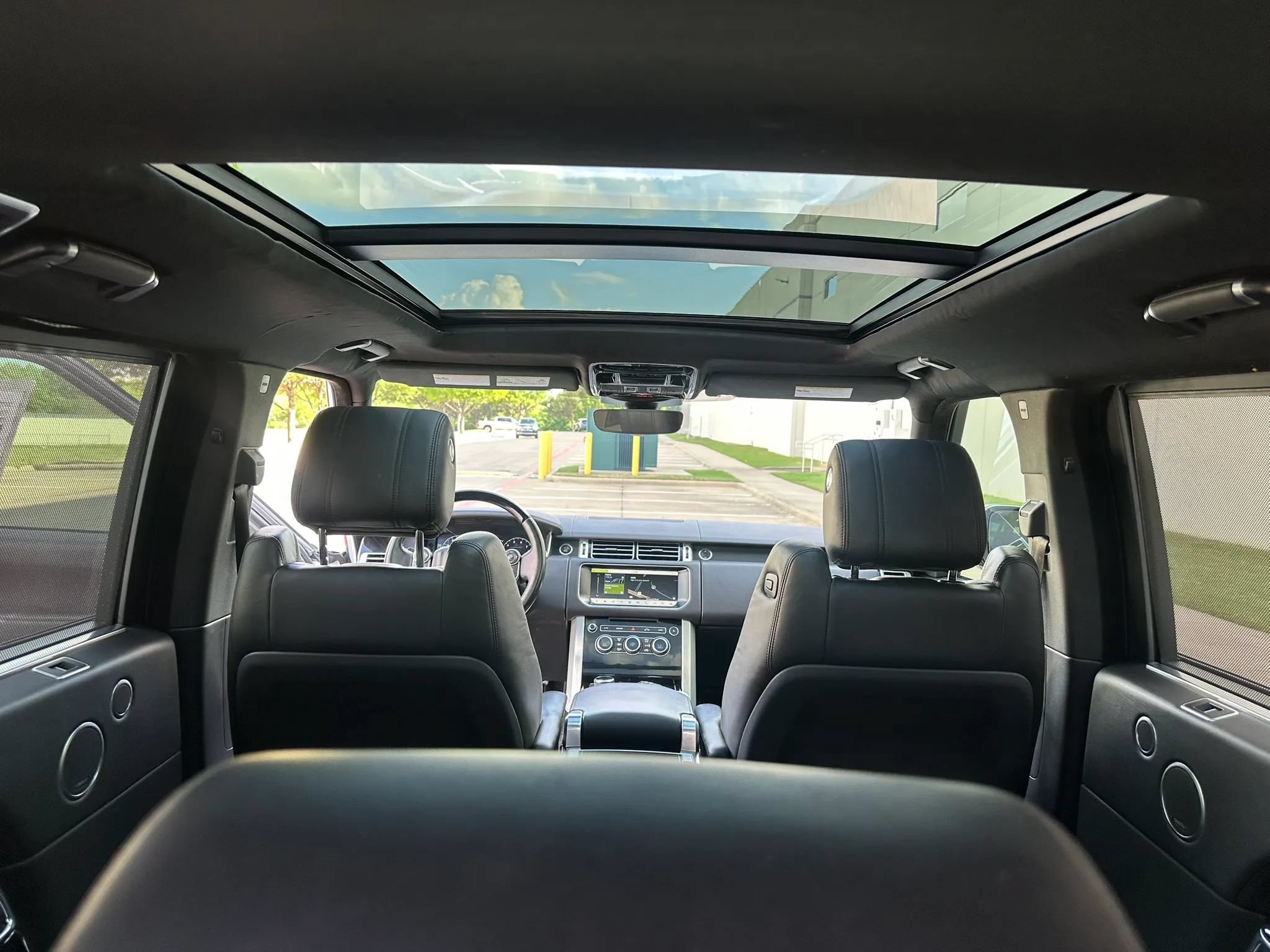 Used 2017 Land Rover Range Rover Long Wheelbase Supercharged AWD/4WD image 23