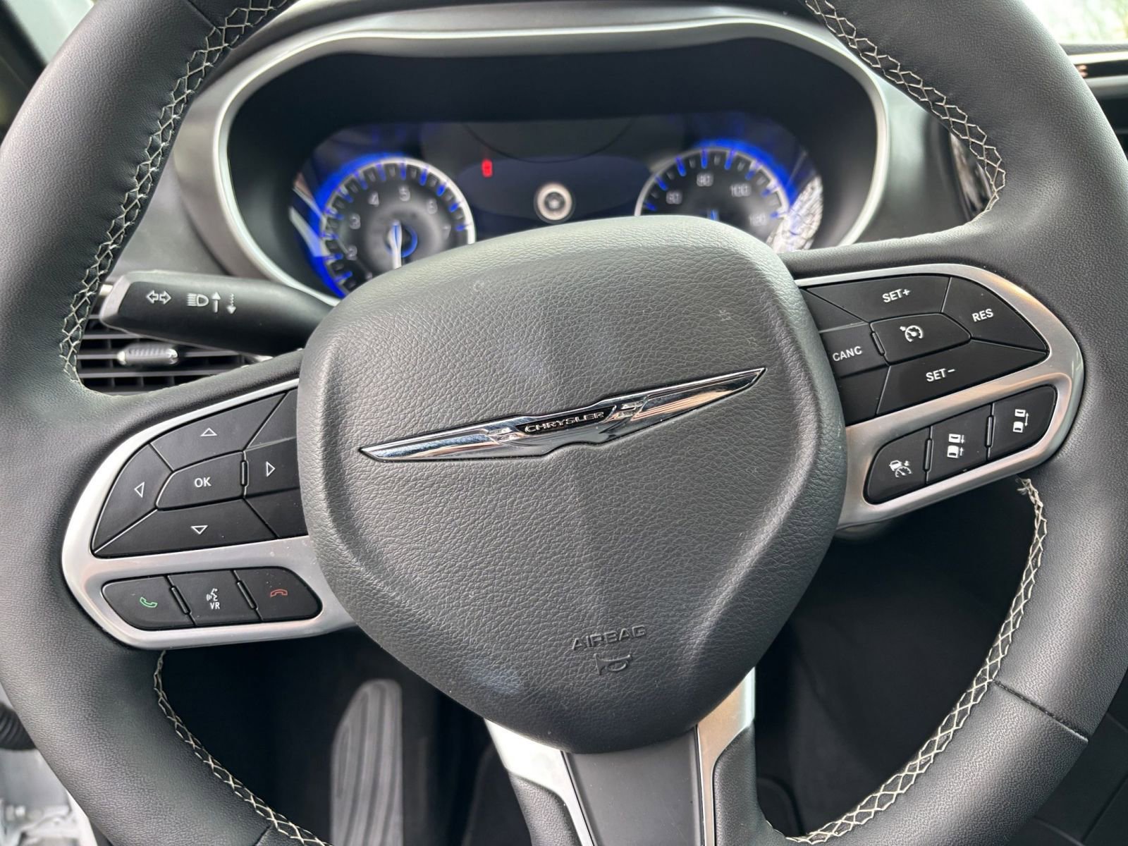 Used 2025 Chrysler Pacifica Select image 30