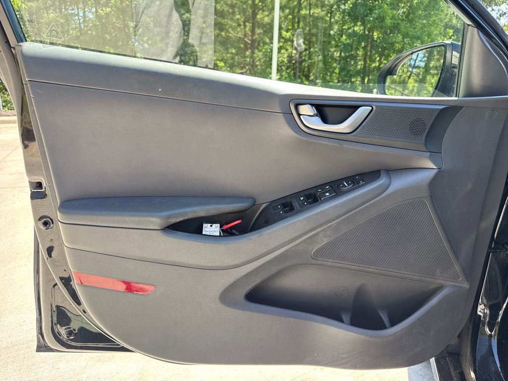 Used 2018 Hyundai Ioniq Plug-In Hybrid FWD image 14