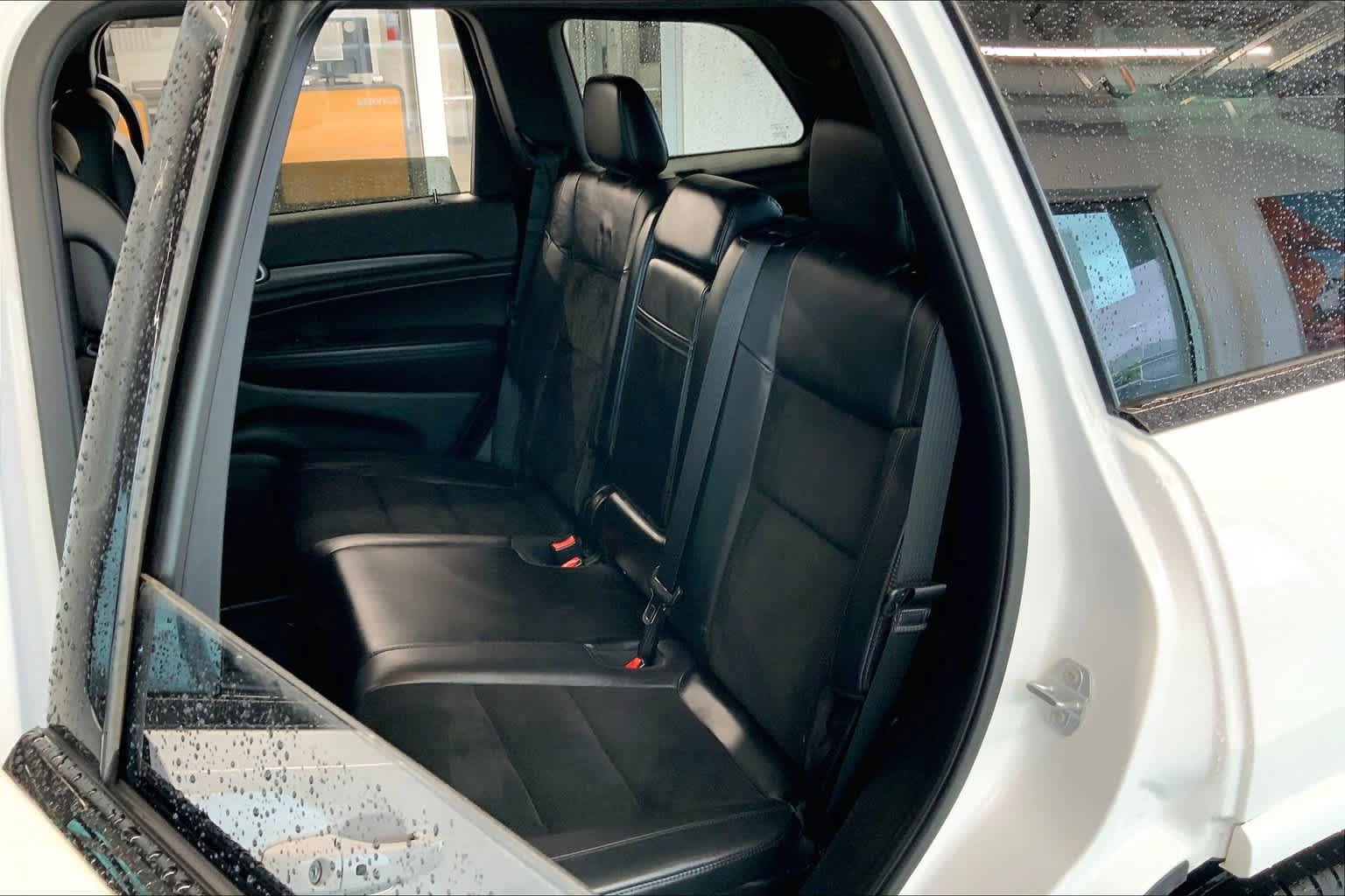 Used 2018 Jeep Grand Cherokee Altitude RWD image 20