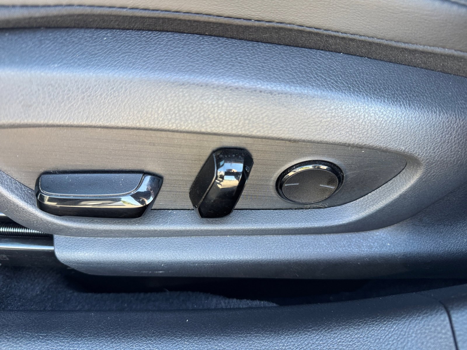 Used 2021 Lexus ES 300h w/ Premium Package image 11