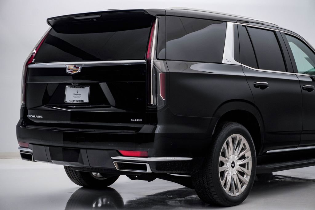 Used 2024 Cadillac Escalade Premium Luxury w/ Performance Package AWD/4WD image 12